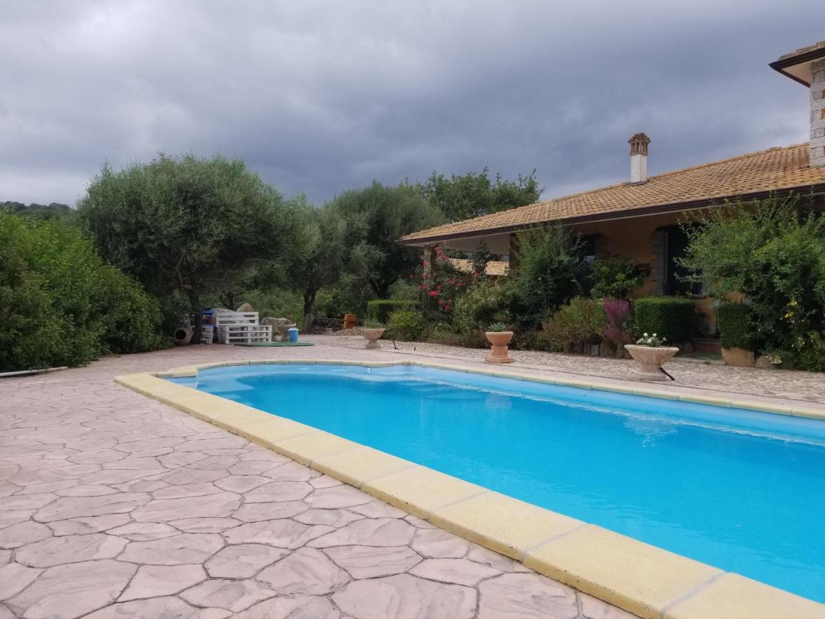 B&B Casa Vacanza Centro Sardegna Sorgono Habitación foto
